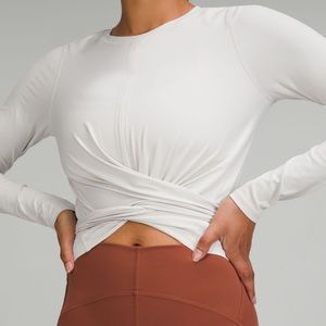 Lululemon time to restore long sleeve sz6